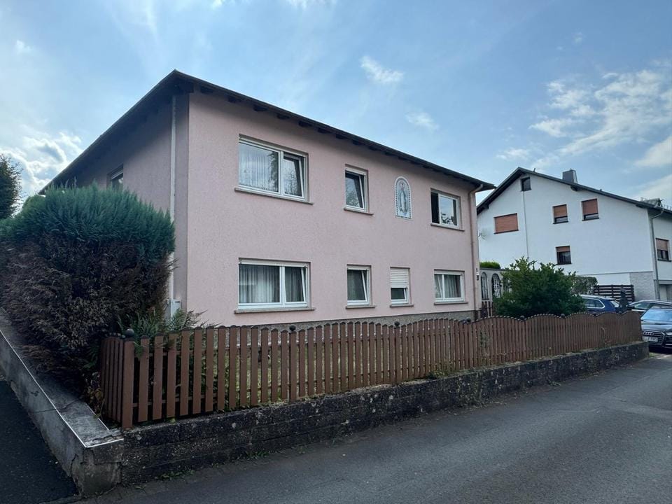 Immobilie in Driedorf - Einfamilienhaus mit Einliegerwohnung - Bild 0