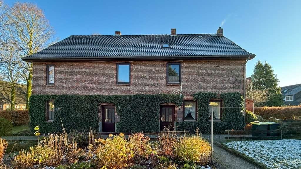 Immobilie in Jerrishoe - Teilweise vermietetes Mehrfamilienhaus mit 3 Wohneinheiten zentral in Tarp! - Bild 1