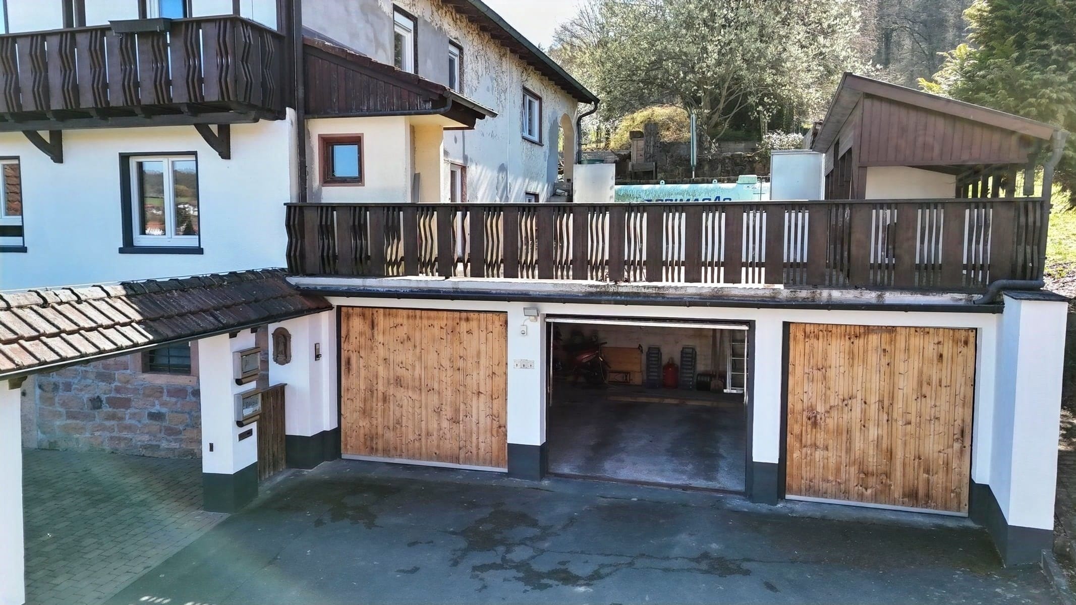 Immobilie in Michelstadt - Traumlage am Feldrand. Landleben pur. Einfamilienhaus mit Nebengebäude und Garagen - Bild 3