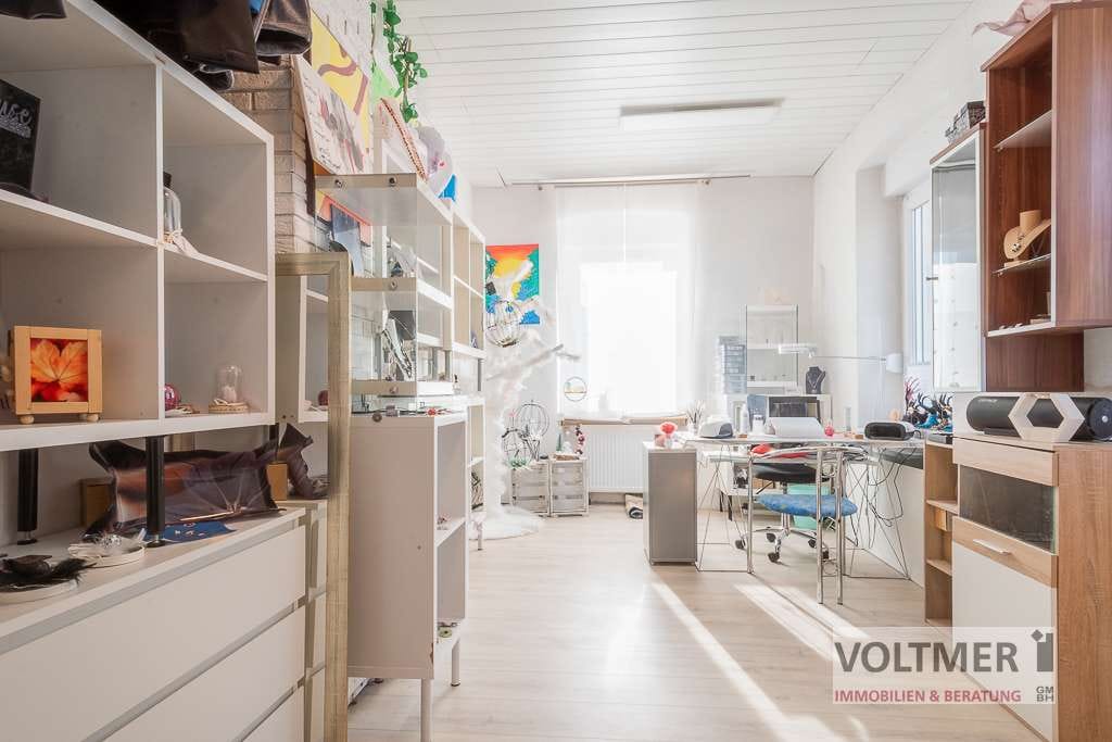 Immobilie in Kirkel - ALLES UNTER EINEM DACH - Zweifamilienhaus mit Gewerbefläche und großem Grundstück in Kirkel! - Bild 2