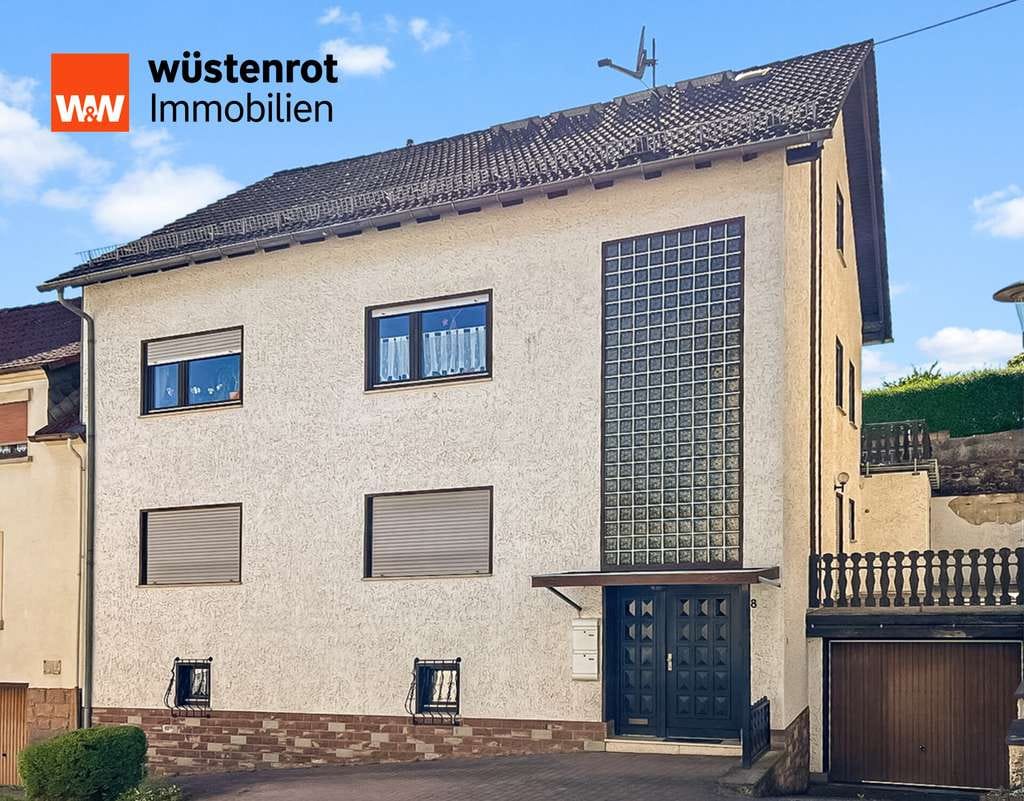 Immobilie in Bechhofen - Zweifamilienhaus mit Eigennutzungsmöglichkeit, Mieteinnahmen und weiterer Ausbaufläche - Bild 0