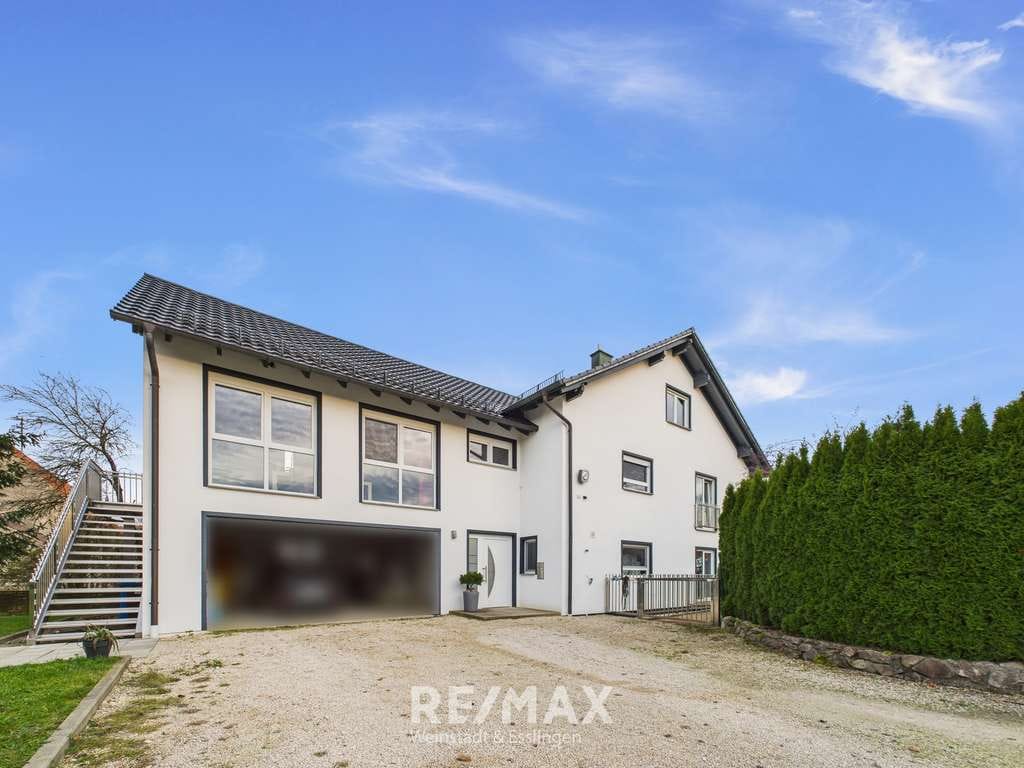 Immobilie in Unterschneidheim - Einzigartiges Einfamilienhaus für die ganze Familie – 7 Schlafz., 2 Bäder, 237 m² Wfl. auf 1.600 m² - Bild 1