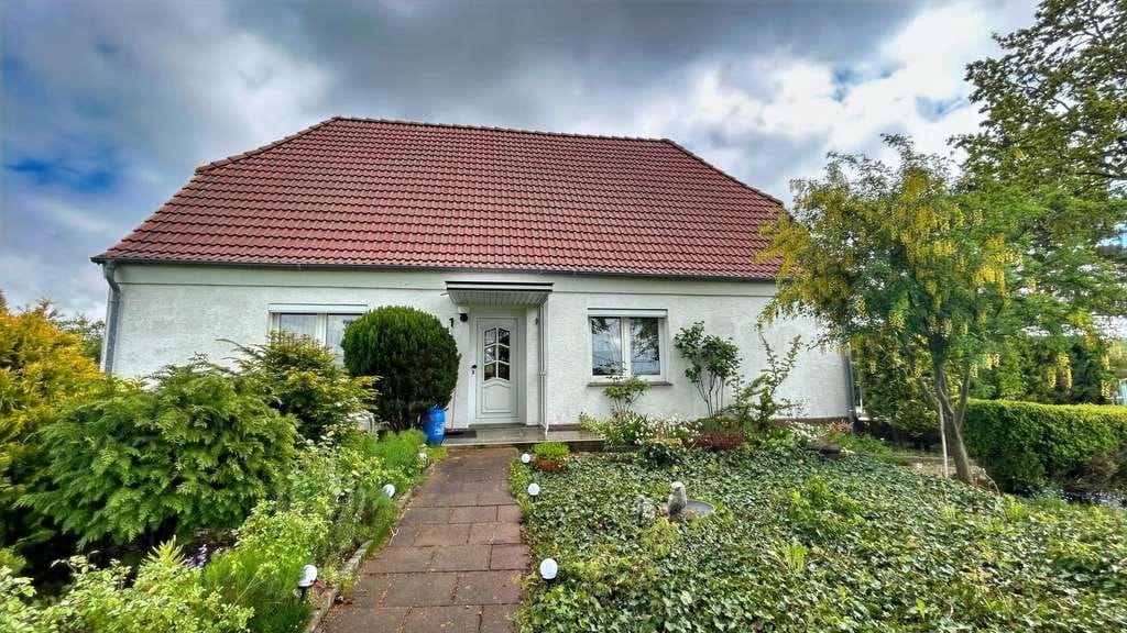Immobilie in Schwaan - Viel Platz und großer Garten - Bild 1