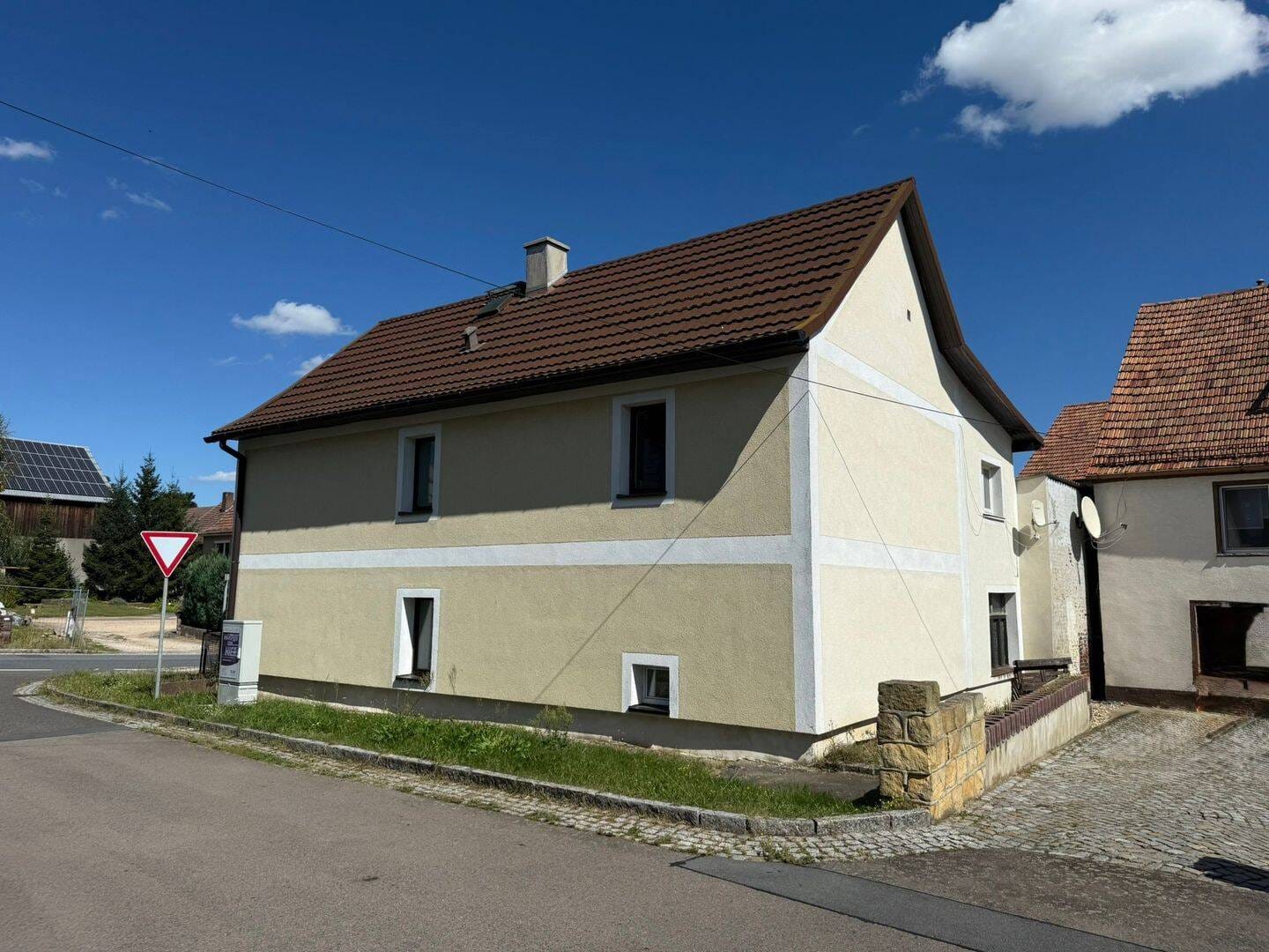 Immobilie in Priestewitz - Einfamilienhaus mit Doppelgarage und Terrasse in Gävernitz - Sanierungsobjekt mit Potenzial - Bild 2