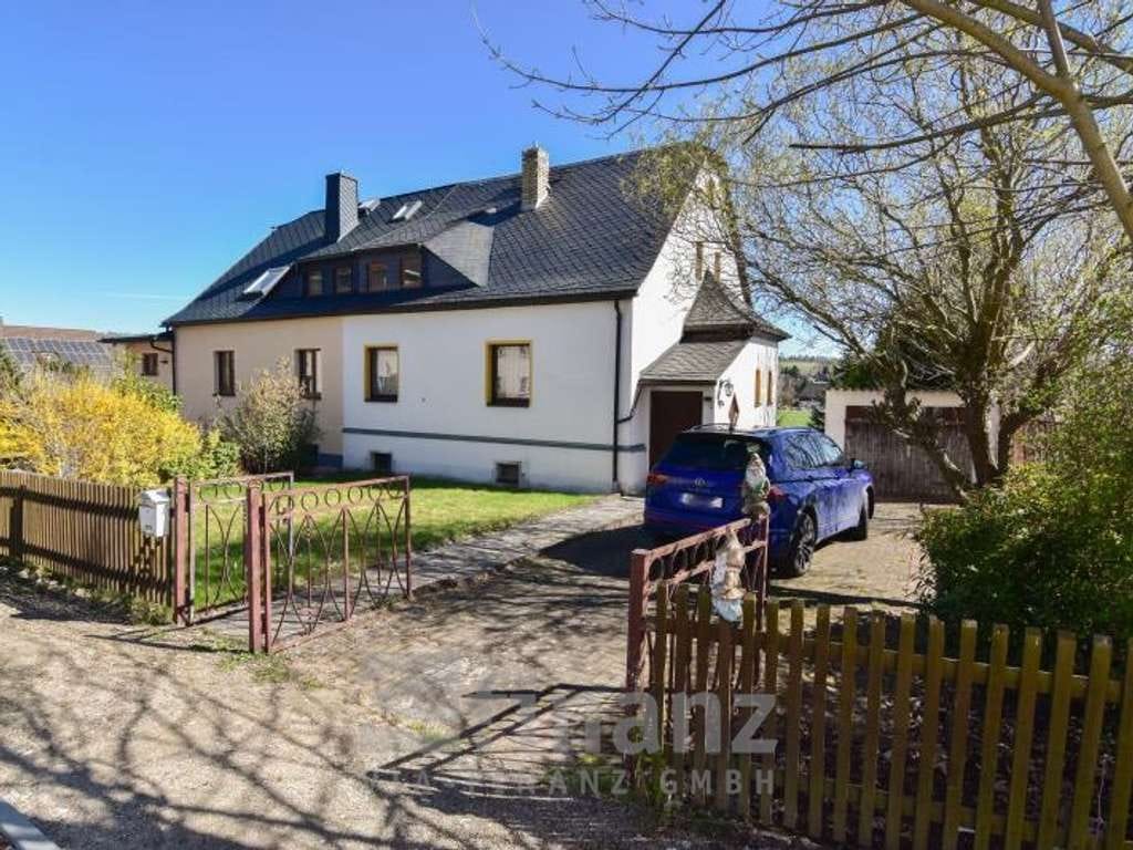Immobilie in Oelsnitz/Erzgeb. - Doppelhaushälfte in Oelsnitz/Erzgeb. kaufen: 124 m² Wohnfläche, schöner Garten, Garage und Keller - Bild 2