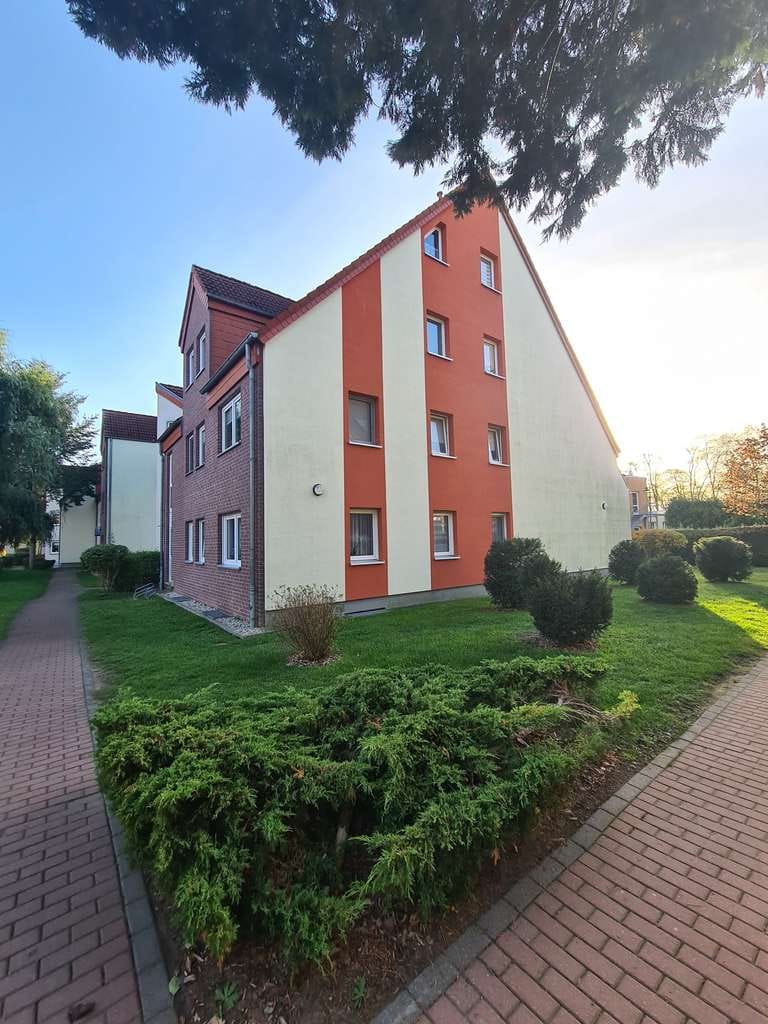 Immobilie in Steinhöfel - BEZUGSFREIE 3-Raum-Maisonette-Wohnung mit Balkon, Keller, Einzelgarage, PROVISIONSFREI - Bild 1