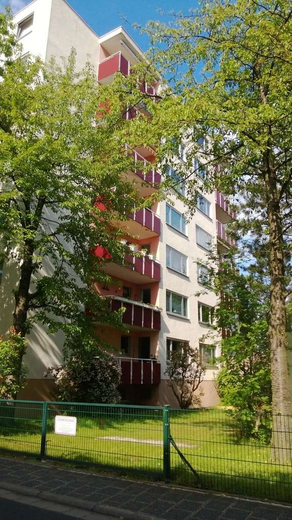 Immobilie in Obertshausen - Von Privat - gut vermietete 2-Zi-Wohnung - EG - mit Balkon & Stellplatz - Bild 0