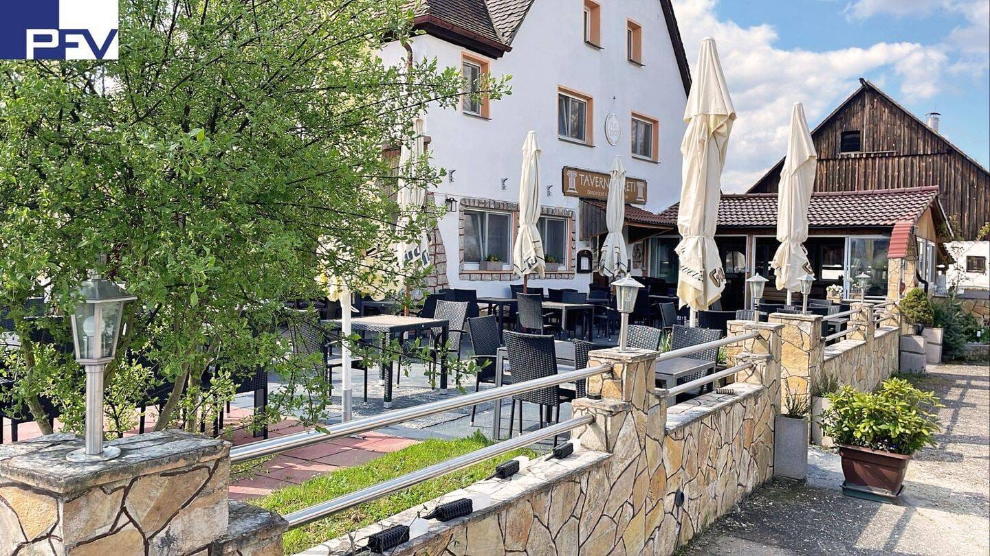 Immobilie in Burgthann - Fränkisches Haus mit 3 Wohnungen und Möglichkeit zum 6-Familien-Haus - Bild 1