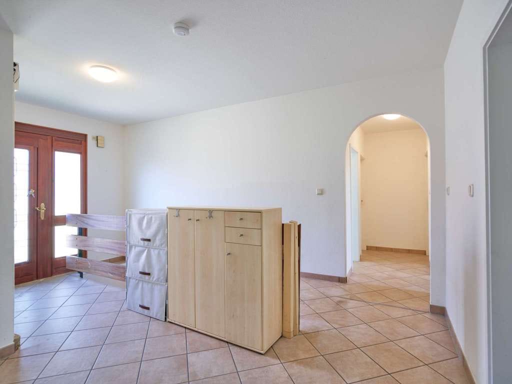 Immobilie in Altfraunhofen - !! Großzügiger Bungalow in eingewachsener Siedlungslage inkl. PV-Anlage !! - Bild 1
