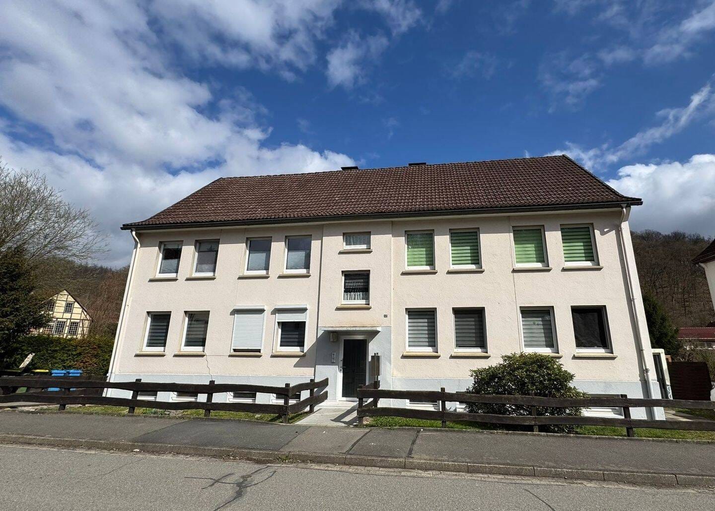 Immobilie in Bad Lauterberg - *Vermietetes 4-Fam-Haus mit Garagen, Balkonen & Garten in Bad Lauterberg* - Bild 0