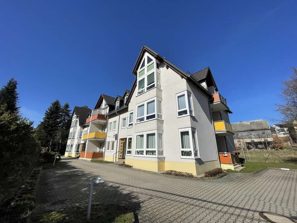 Immobilie in Niederwiesa - *** Lichtdurchflutete 3-Raum Galeriewohnung mit beeindruckender Giebelfensterfront* - Bild 0