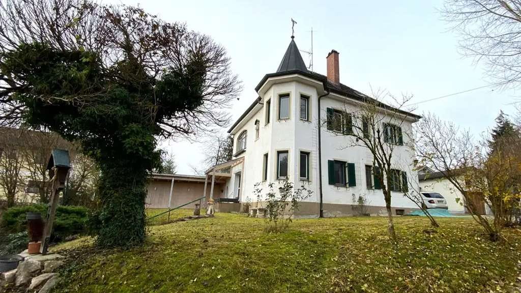Immobilie in Kirchanschöring - PROVISIONSFREI: Traumhafte Villa mit einstöckigem Anbau in Bestlage von 83417 Kirchanschöring - Bild 0
