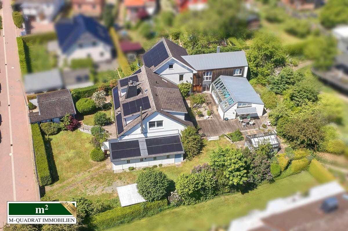 Immobilie in Trittau - Außergewöhnliches Anwesen mit Pool und PV-Anlage   ---Wohnen, Arbeiten und Entspannen - Bild 1