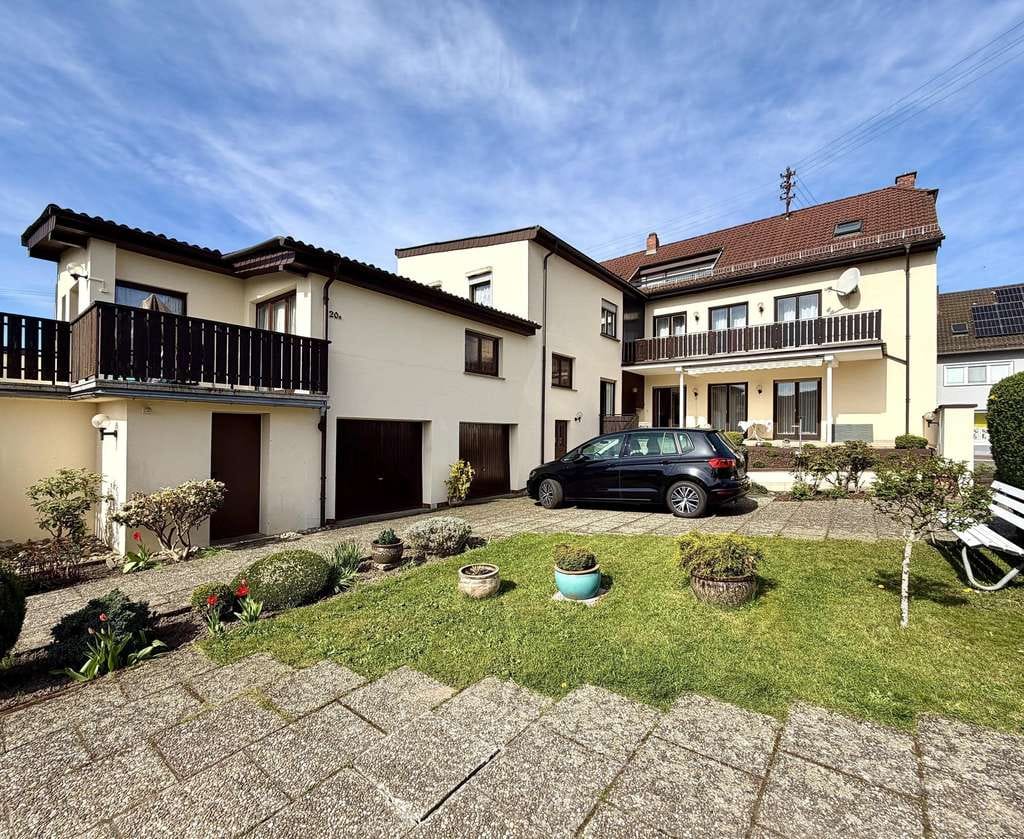 Immobilie in Blieskastel - Mehrfamilienhaus plus Bauplatz - Gelegenheit! - Bild 0