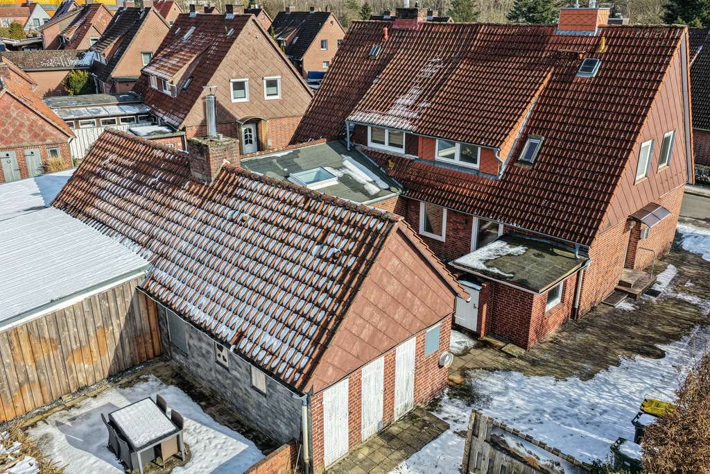 Immobilie in Schneverdingen - attraktive DHH mit Kamin & Nebengebäude in der Heideblütenstadt Schneverdingen** - Bild 3