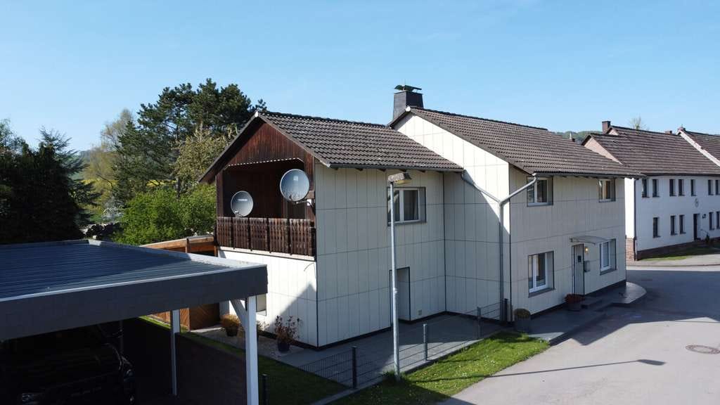 Immobilie in Golmbach - Großzügiges Einfamilienhaus mit Zweifamilienhaus-Option in ruhiger Lage - Bild 2