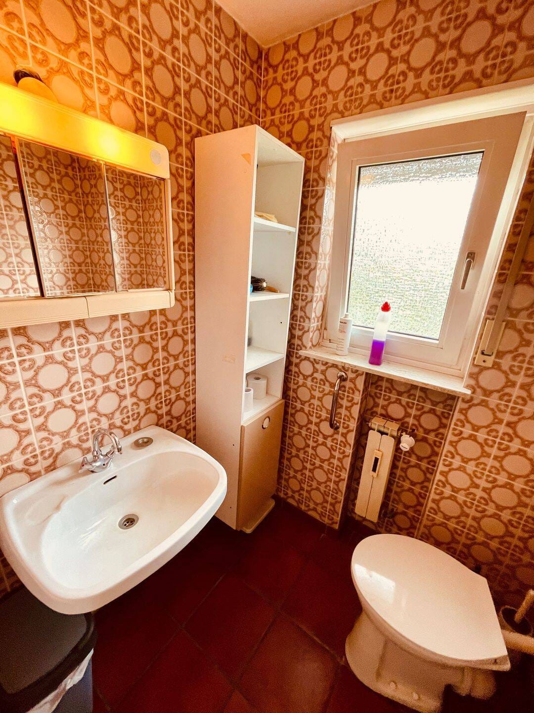 Immobilie in Eppenbrunn - "Außergewöhnlich wohnen und Pferdehaltung möglich !!"  Bungalow mit Einliegerwohnung und  Gewerbehalle (Stallungen) in Waldrandlage von 66957 Eppenbru - Bild 3