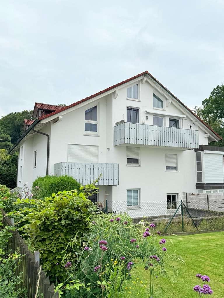 Immobilie in Affing - Lichtdurchflutete Dachgeschosswohnung mit Balkon in ruhiger Lage – Affing - Bild 0