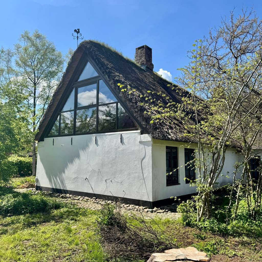 Immobilie in Achtrup - Liebhaberobjekt in Nordfriesland – Historisches Reetdachhaus mit beeindruckender Galerie - Bild 1