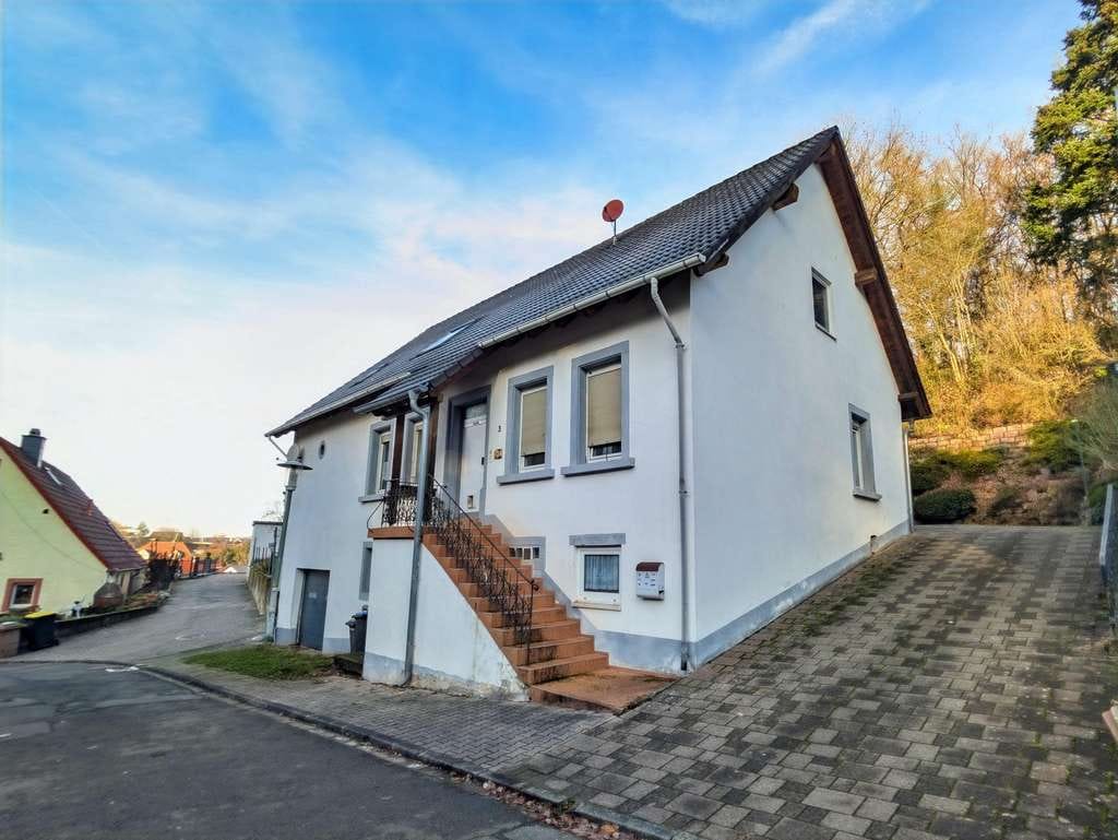 Immobilie in Kaiserslautern - Ein Haus, viele Möglichkeiten – Platz für Familie, Arbeit und Hobby - Bild 2
