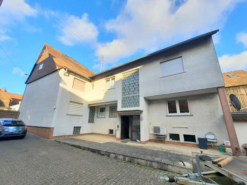 Immobilie in Wörth am Rhein - Großes Zweifamilienhaus mit tollem Gartengrundstück - Bild 0