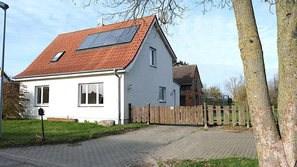 Immobilie in Hornstorf - Ruhig wohnen zwischen Obstbäumen und Ostsee – Einfamilienhaus mit Charme zum Gestalten - Bild 1