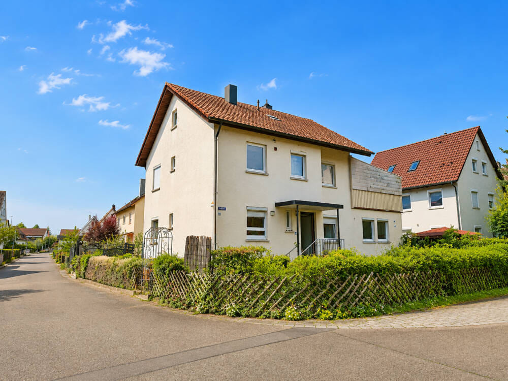 Immobilie in Offenau - GLOBAL INVEST SINSHEIM | Wohnen wie im Haus - 4-Zimmer-EG in Offenau mit  Garten, Garage & Vollsanierung 2021 - Bild 0
