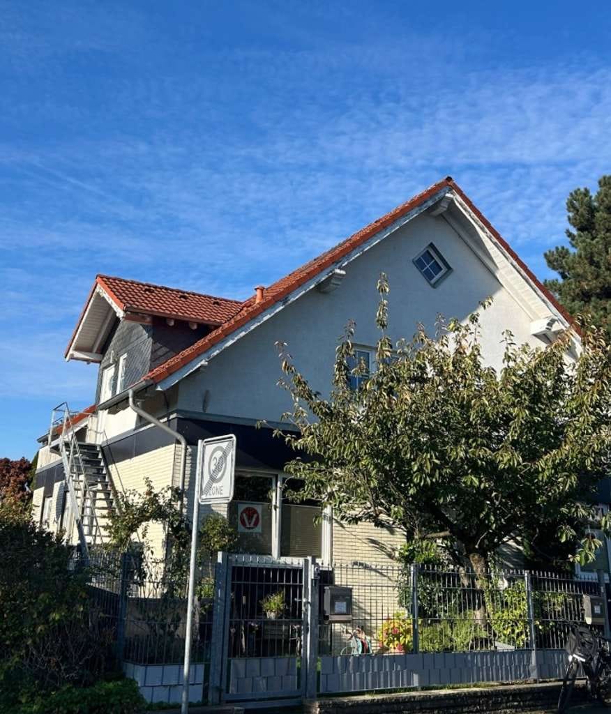 Immobilie in Monheim am Rhein - Zweifamilienhaus mit Potential - Wohnen und Arbeiten auf 322 m² Fläche - Bild 0