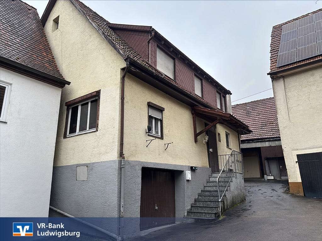 Immobilie in Oberriexingen - Ein-Zweifamilienhaus mit Scheune und Gewölbekeller - Bild 0