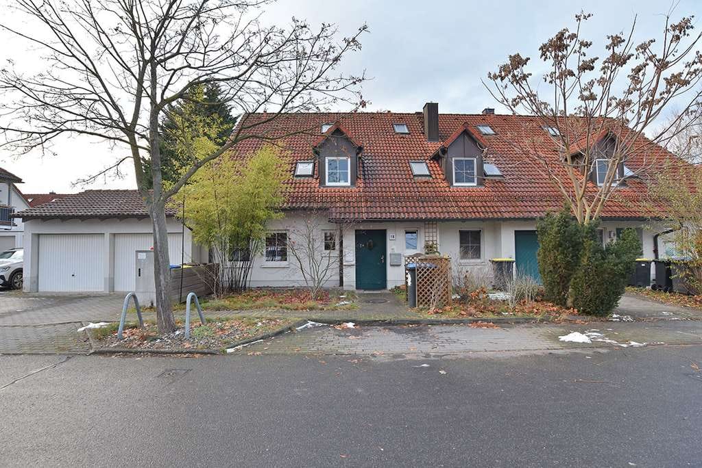 Immobilie in Dallgow-Döberitz - Vermietetes Reihenmittelhaus in familienfreundlicher Wohnlage - Bild 1