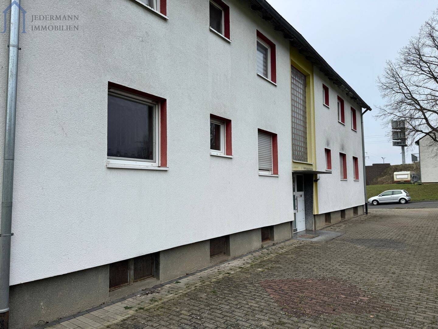 Immobilie in Bad Hersfeld - Mehrfamilienhaus auf dem einen, Baulücke auf dem anderen Grundstück! - Bild 2