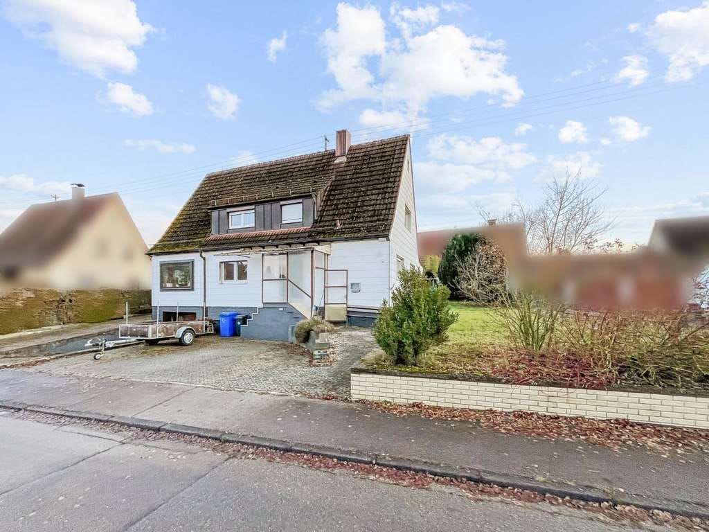 Immobilie in Ellwangen (Jagst) - Charmantes Einfamilienhaus mit Garten in Ellwangen-Kellerhaus - Bild 0