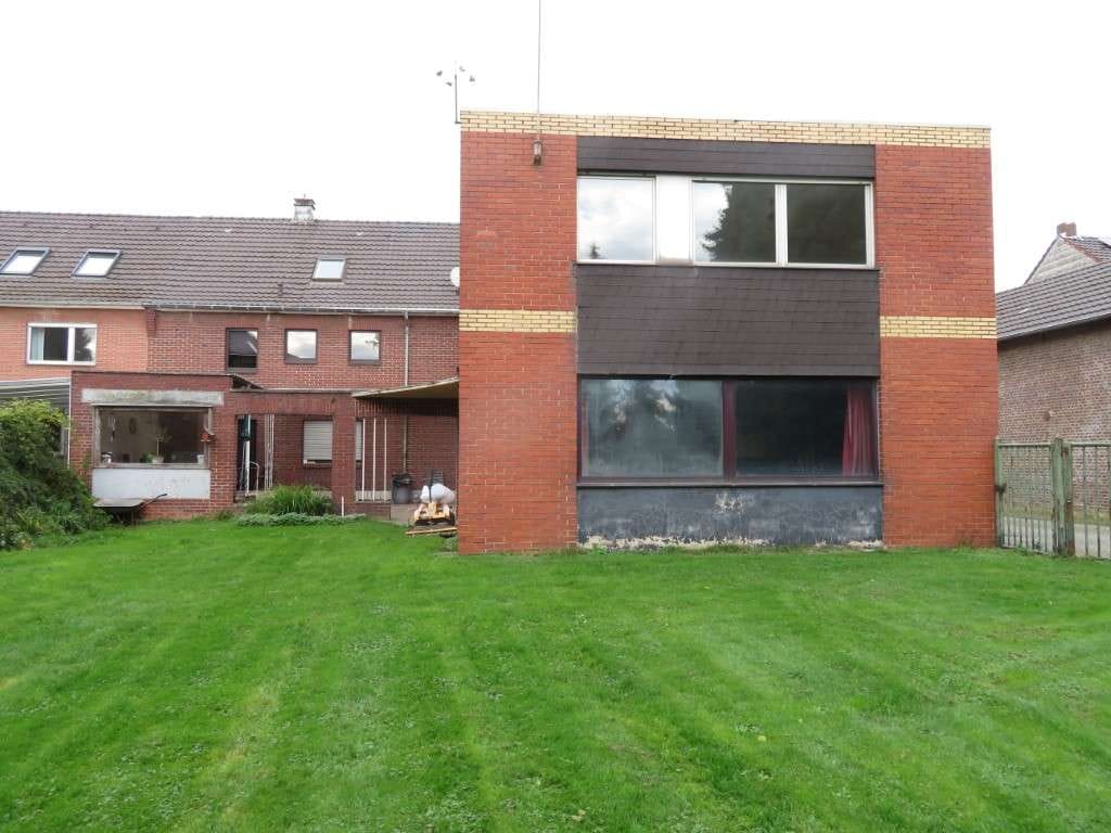 Immobilie in Wegberg - 2 Häuser mit vielen Optionen auf einem Grundstück in Wegberg-Klinkum - Bild 0