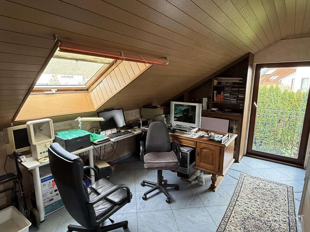 Immobilie in Steinheim an der Murr - Freistehendes Einfamilienhaus mit Einliegerwohnung - Bild 2