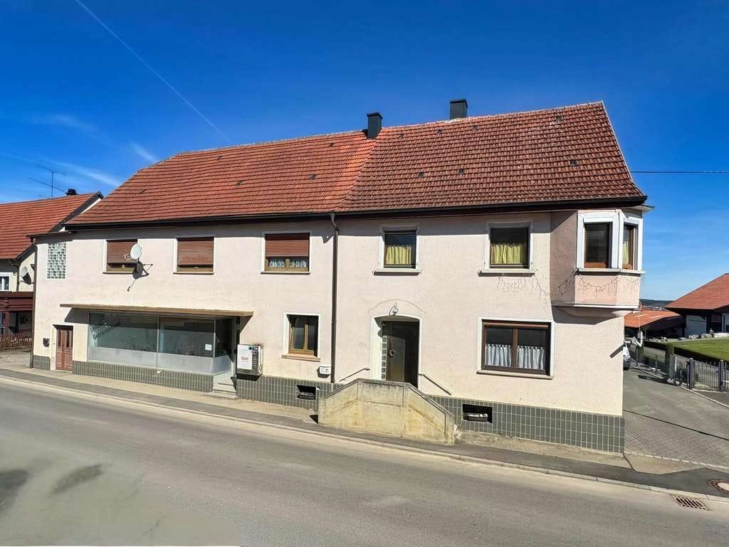 Immobilie in Winterlingen - Geräumiges Wohnhaus mit Einliegerwohnung - Bild 0