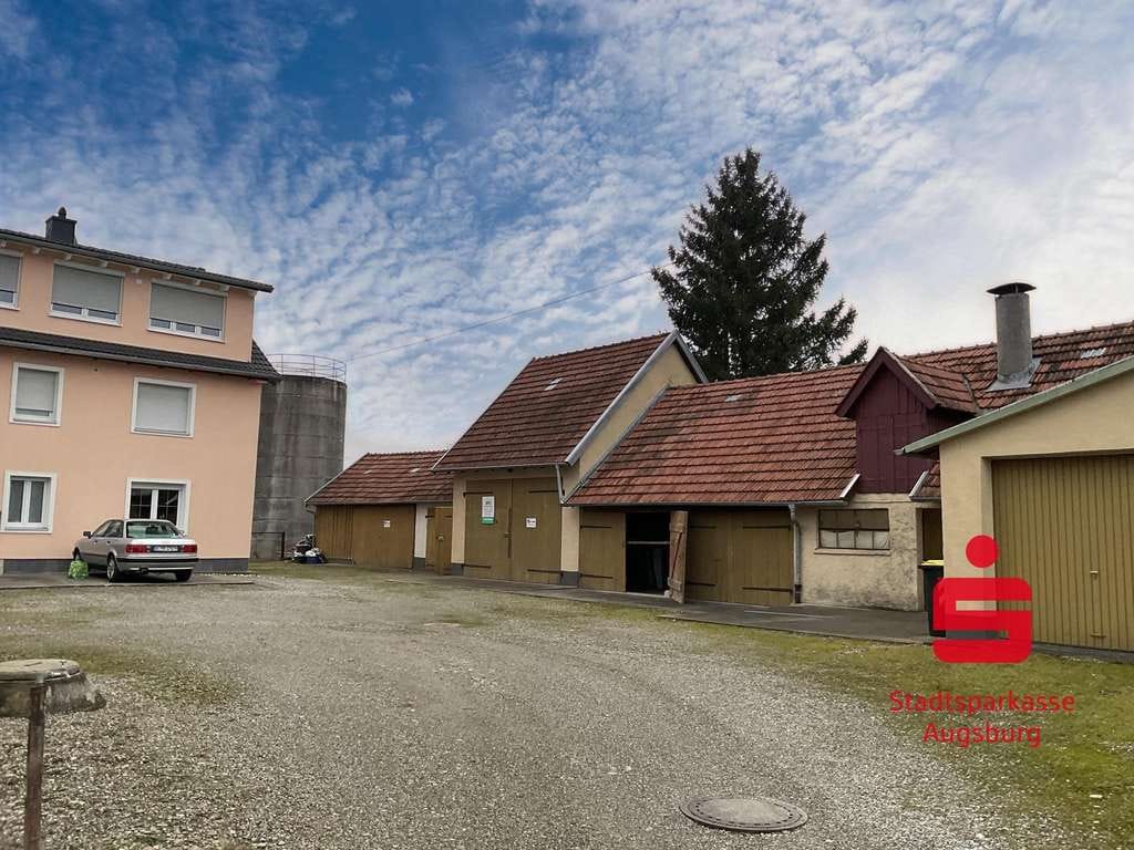 Immobilie in Hiltenfingen - 3 Familienhaus und stark renovierungsbedürftiges Einfamilienhaus - Bild 2