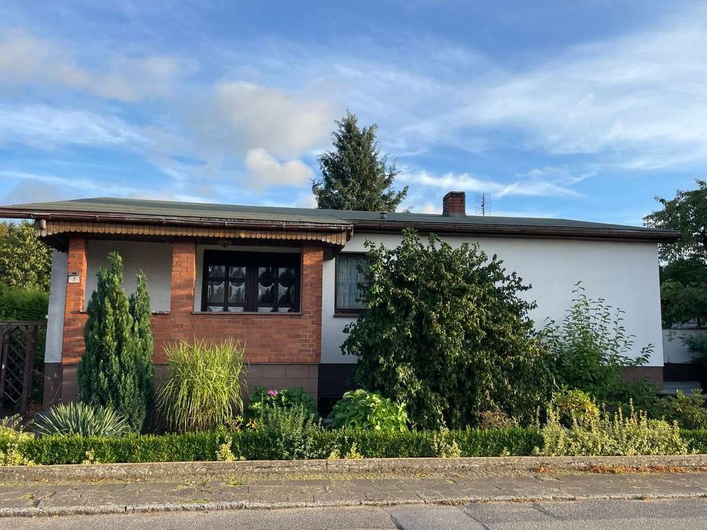 Immobilie in Kruckow - Vollunterkellertes Einfamilienhaus in zentraler Lage auf ca. 520 m² großem Grundstück in Tutow - Bild 1