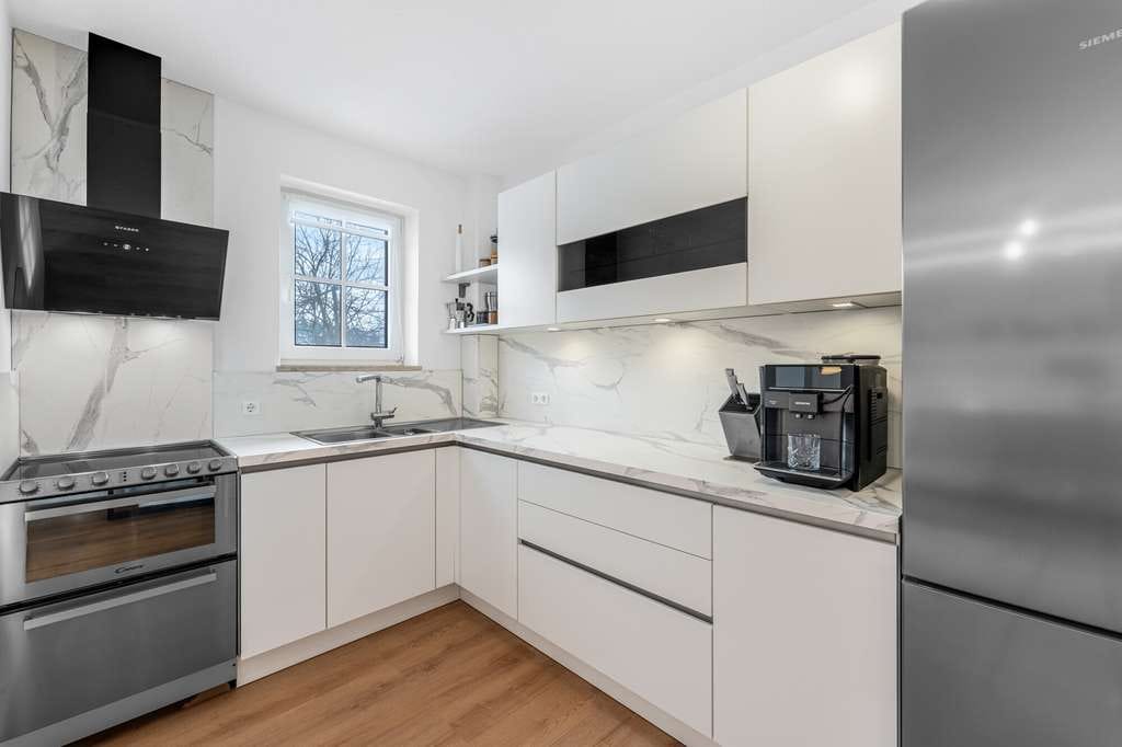 Immobilie in Viechtach - 2-Zimmer-Wohnung mit Ostbalkon & Tiefgarage – ruhig wohnen mit Weitblick! - Bild 3