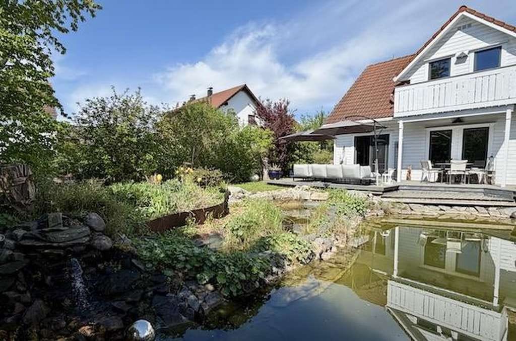 Immobilie in Gerolsbach - Charmantes norwegisches Holzhaus mit Schwimmteich und traumhaftem Naturgarten - Bild 3