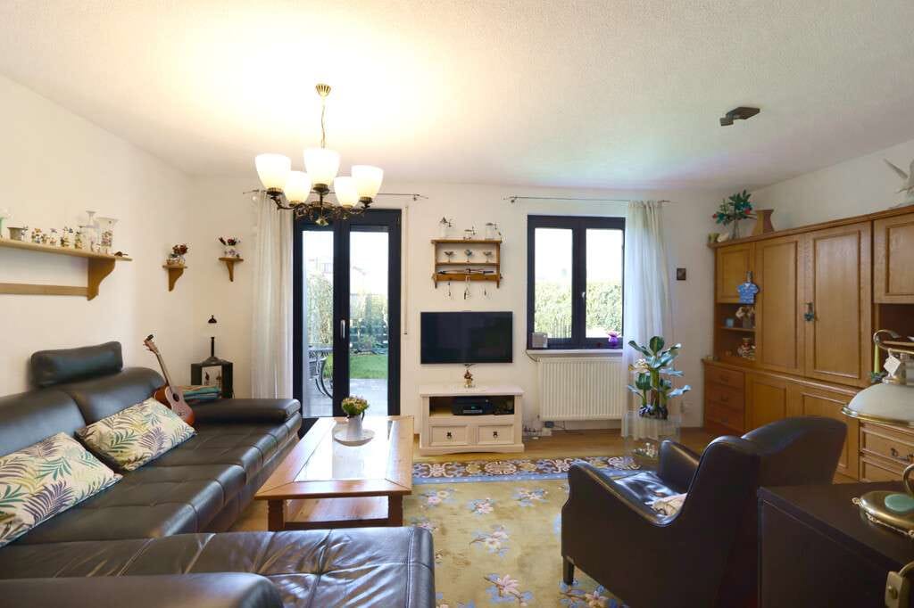 Immobilie in Tiefenbronn - Ihr Zuhause mit Herz & Weitblick! 4,5-Zi.-Reiheneckhaus mit Garten, EBK, PV-Anlage, Carport & Garage - Bild 4