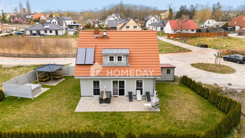 Immobilie in Dreschvitz - Neuwertiges Ferienimmobilie auf Rügen mit Südterrasse, Sauna, Whirlpool und Ostseenähe - Bild 1