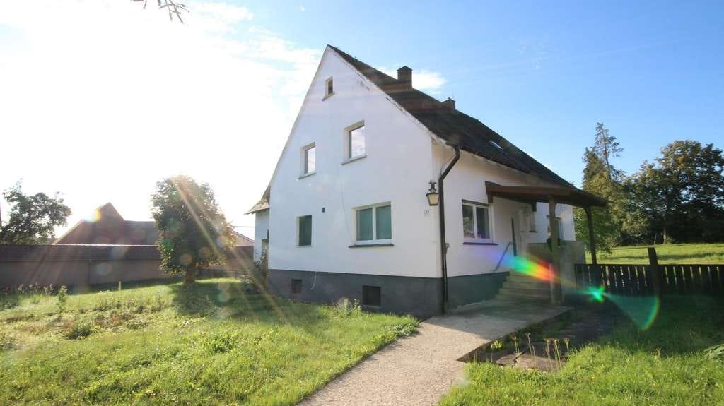 Immobilie in Dombühl - Zweifamilienhaus - grosser Garten mit vielen Optionen in Dombühl - Bild 2
