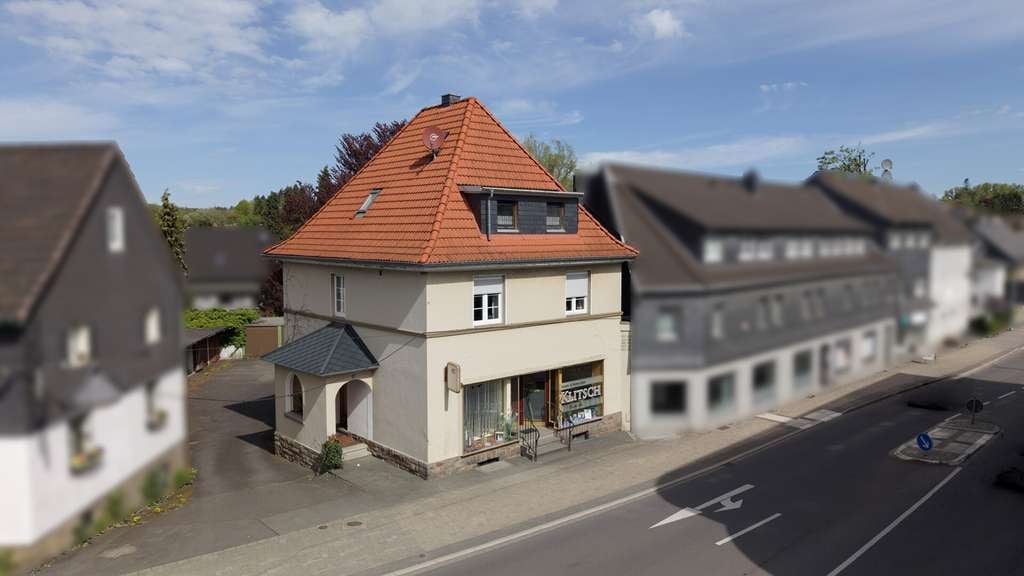 Immobilie in Waldbröl - Attraktives Wohn- und Geschäftshaus im Herzen von Waldbröl! - Bild 1