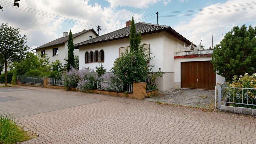 Immobilie in Hirschberg an der Bergstraße - *Niedrige Provision* Ihr Eigenheim nach Maß – Freistehendes Haus mit viel Gestaltungsspielraum - Bild 1