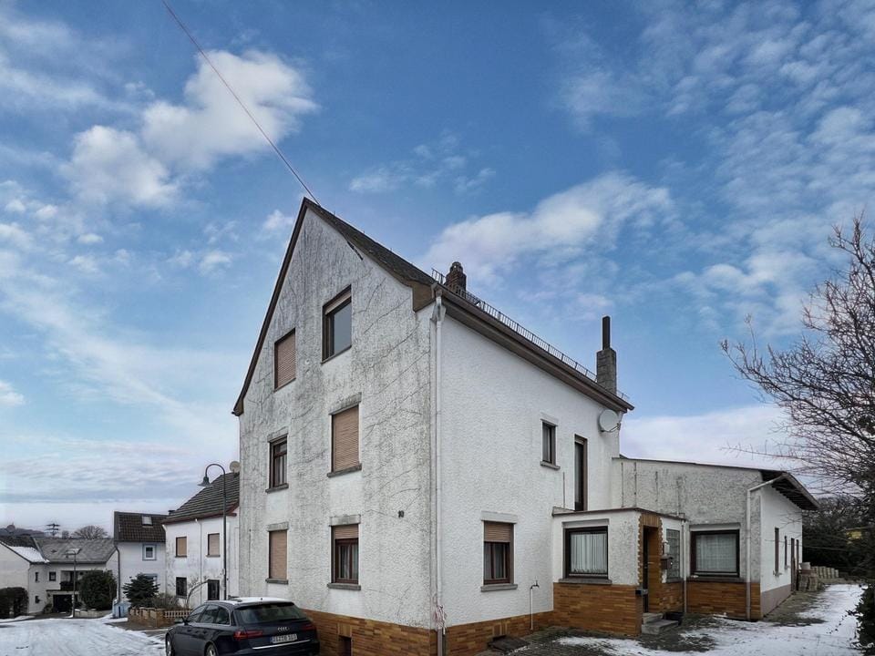 Immobilie in Biebrich - Handwerker Haus mit großer Scheune - Bild 0