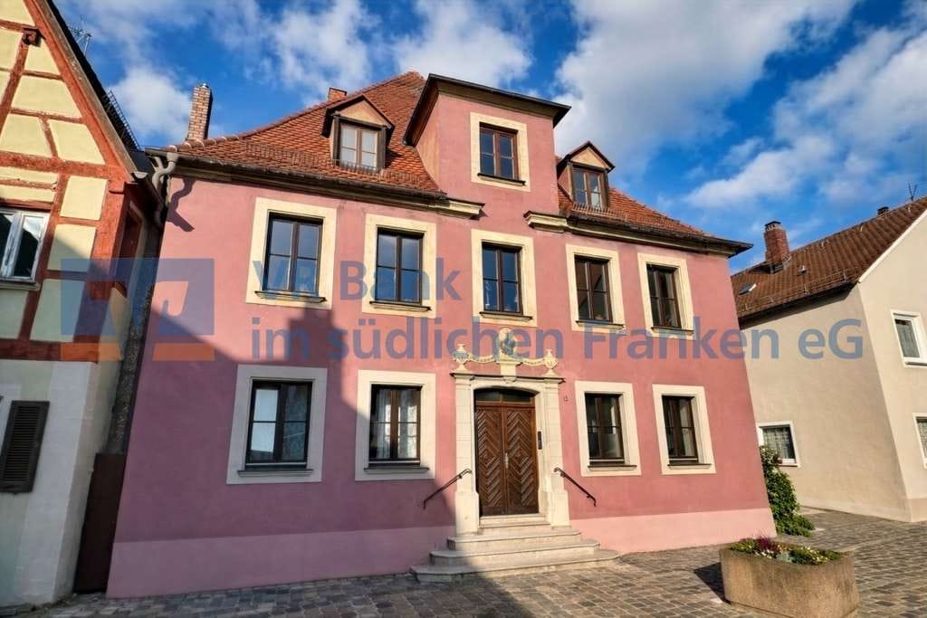Immobilie in Weißenburg i. Bay. - Charmantes denkmalgeschütztes Mehrparteienhaus in Altstadtlage
 - Bild 0