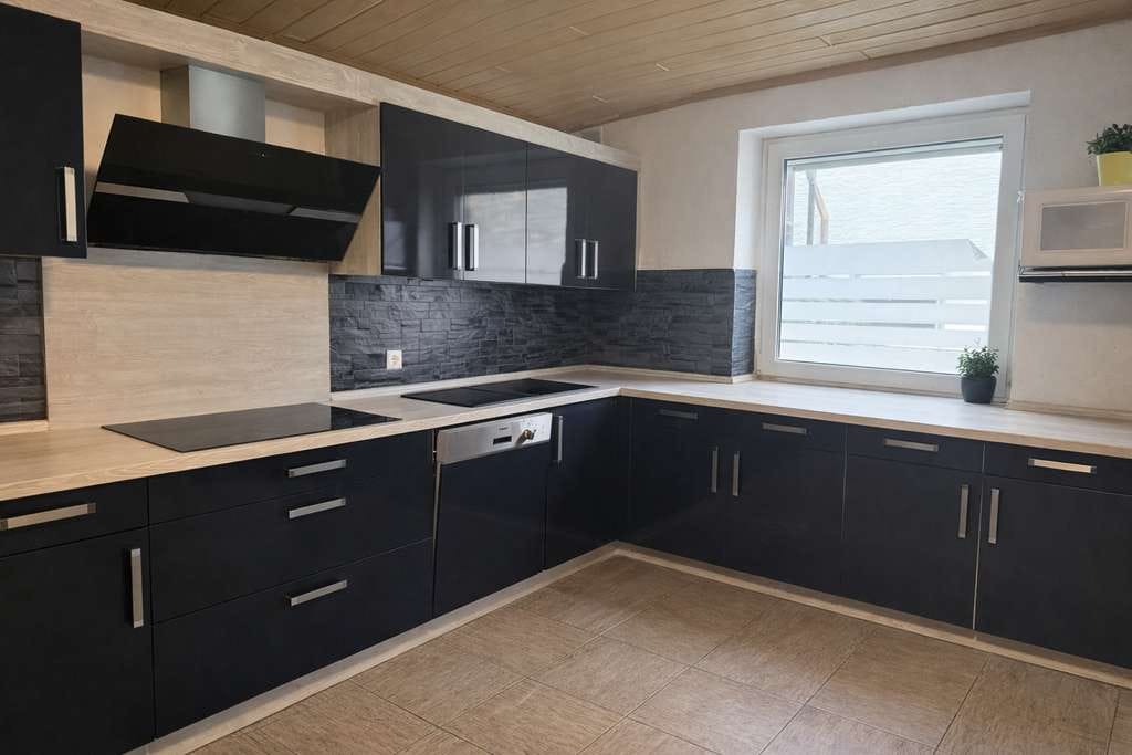 Immobilie in Grünsfeld - Charmantes Einfamilienhaus mit großräumigem Anbau - Ideal für Ihre Wohnträume und Projekte! - Bild 3