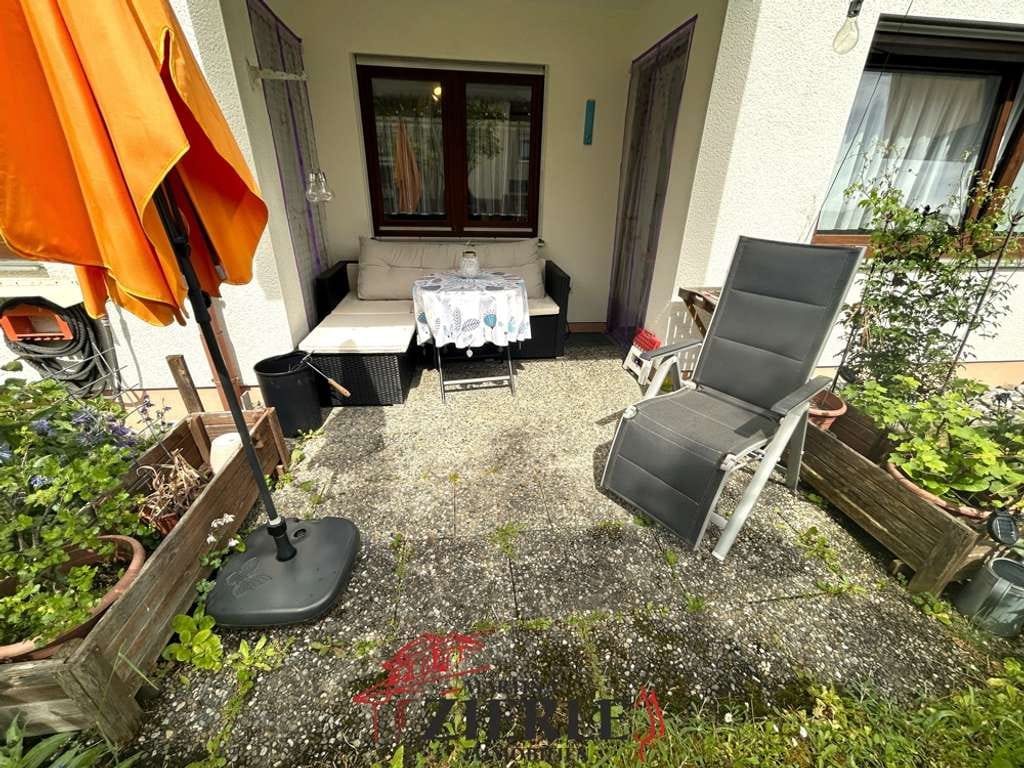 Immobilie in Süßen - Gemütliche 2,5-Zimmer-Erdgeschosswohnung mit einer Terrasse und Einzelgarage! - Bild 2