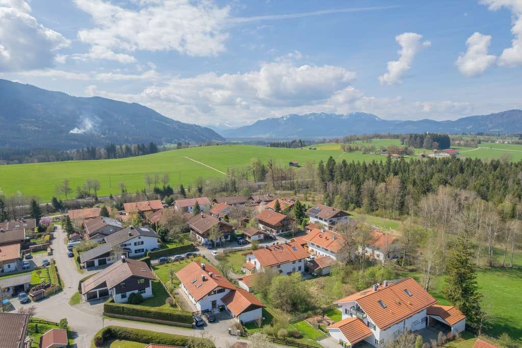 Immobilie in Greiling - NAUTR. RUHE. LEBEN - Sonniges Familienhaus mit viel Platz & nachhaltiger Technik - Bild 2