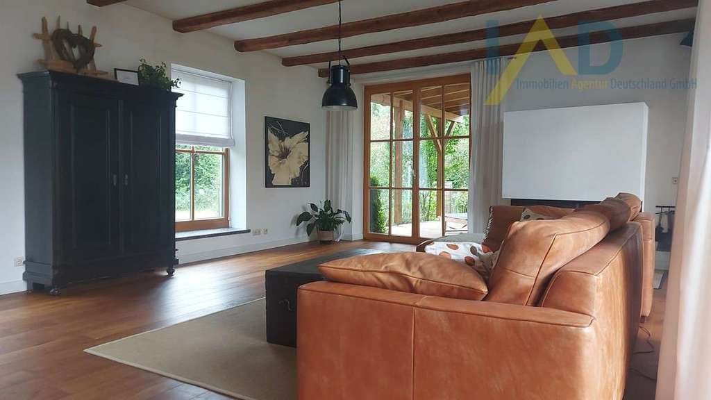 Immobilie in Aiglsbach - Historisches Landanwesen mit Wohnhaus, Scheune und 3.040 m² Grund – sofort bezugsfrei - Bild 0
